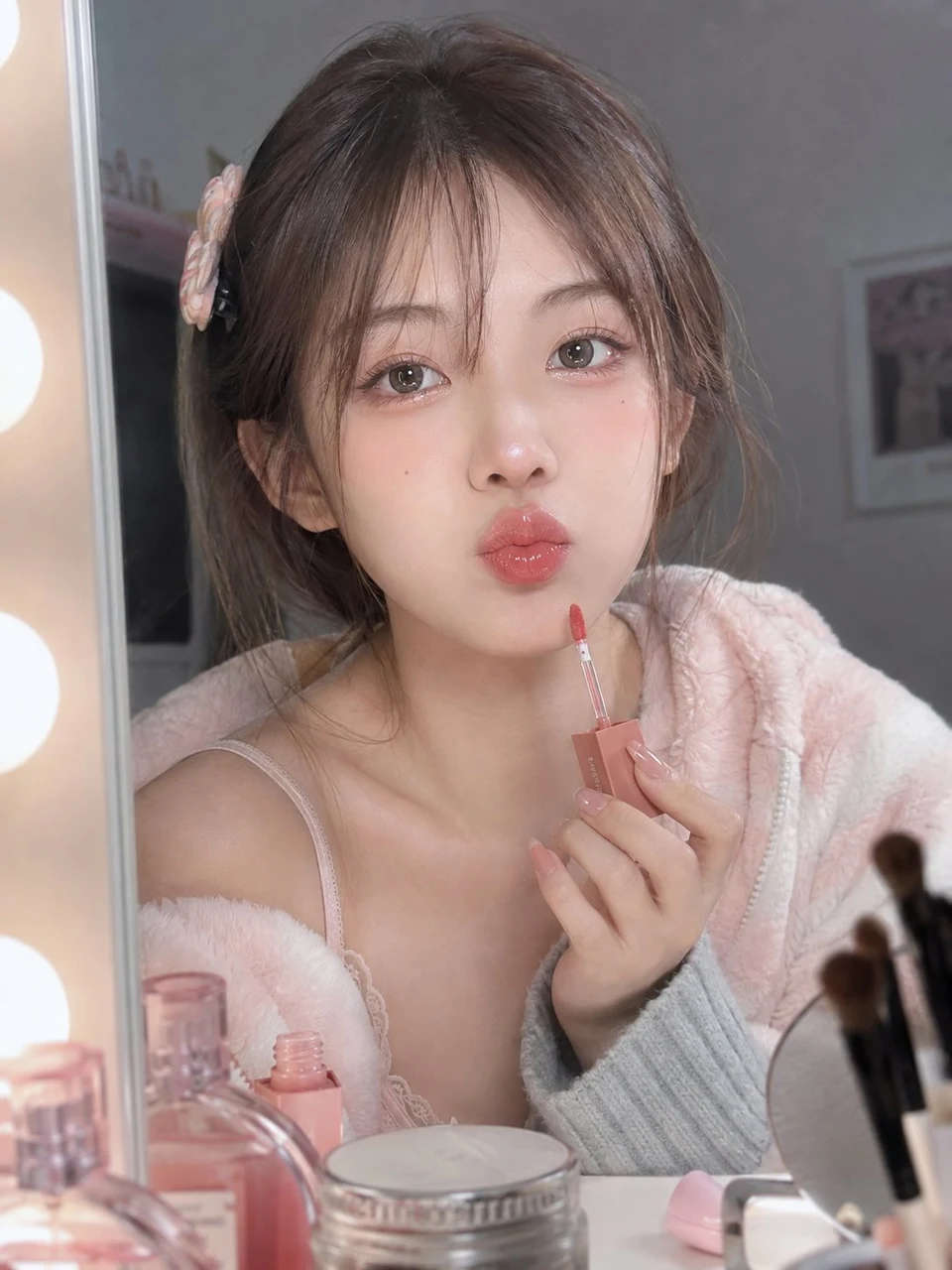 Korean Beauty Influencer Coral Pink Lip Gloss Look
